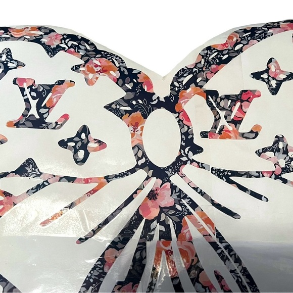 Custom Luxury Fashion Inspired Vinyl Wall Decal Stickers - Picture 2 of 4